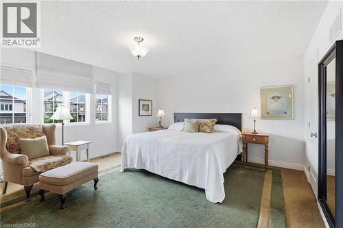 64 Redfern Avenue, Hamilton, ON - Indoor Photo Showing Bedroom
