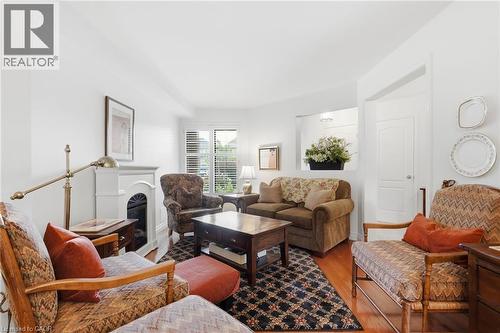 64 Redfern Avenue, Hamilton, ON - Indoor Photo Showing Living Room