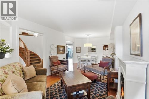 64 Redfern Avenue, Hamilton, ON - Indoor Photo Showing Living Room