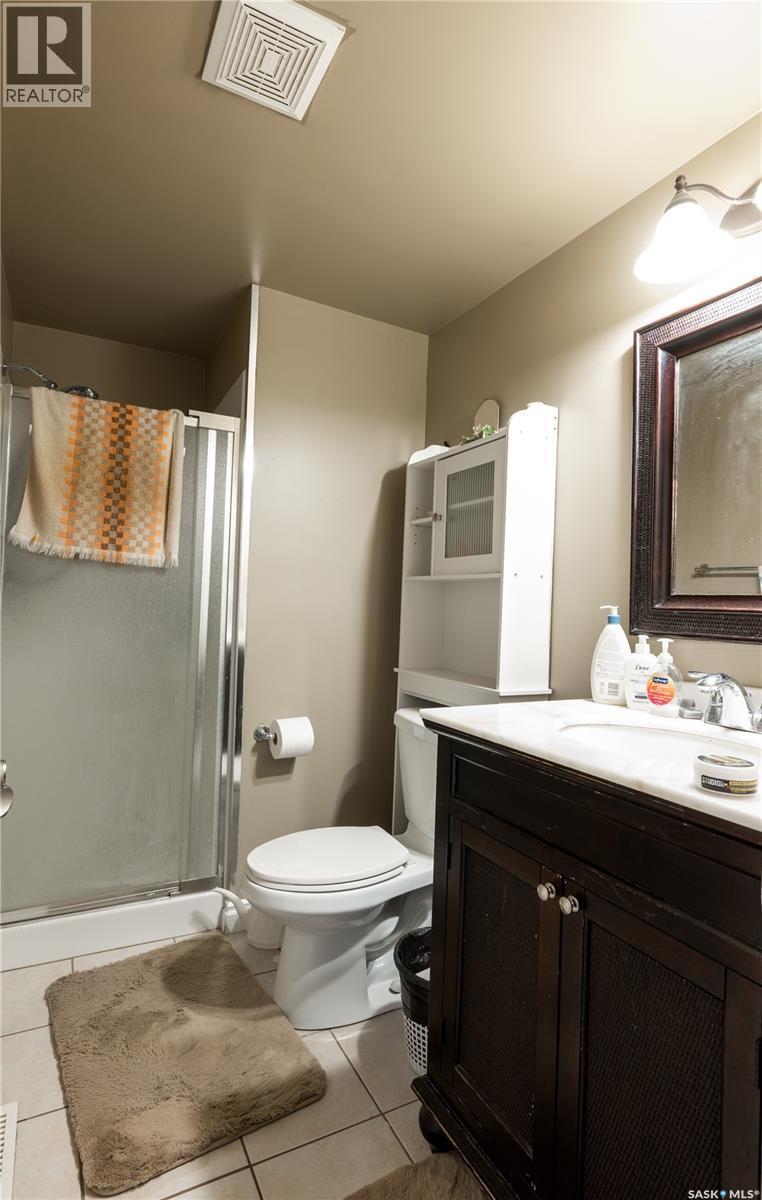 516 Hamilton Street, Regina, SK - Indoor Photo Showing Bathroom