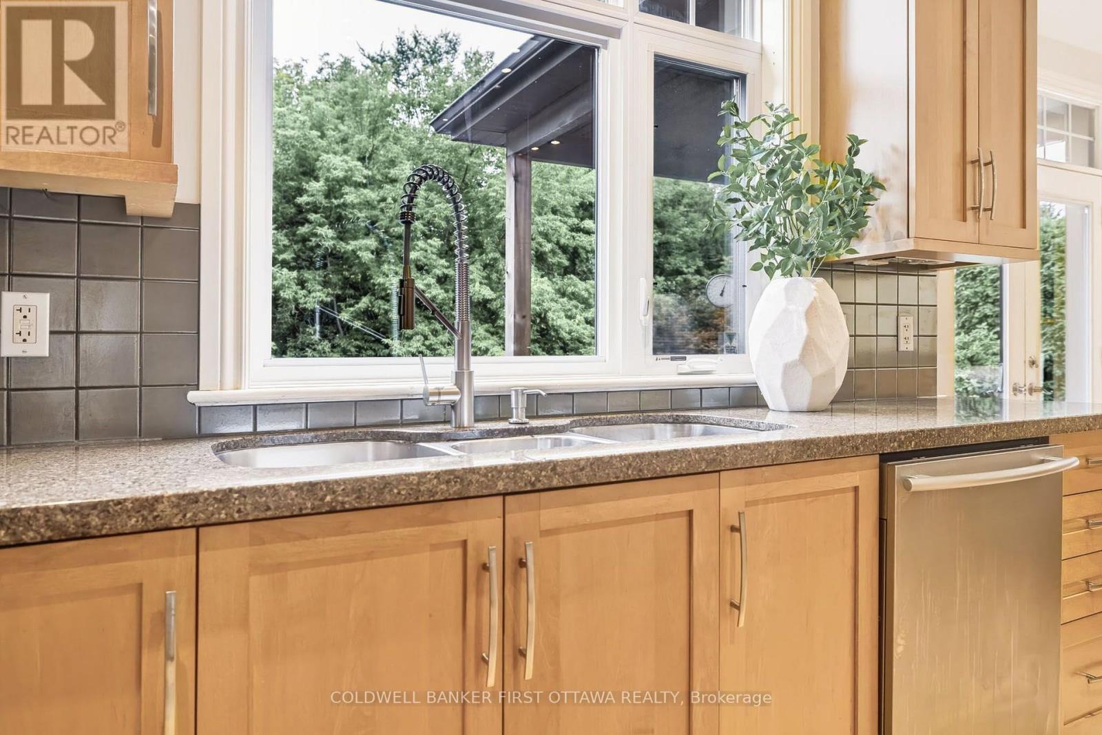 48 Bert G Argue Drive, Ottawa, ON - Indoor Photo Showing Kitchen With Double Sink