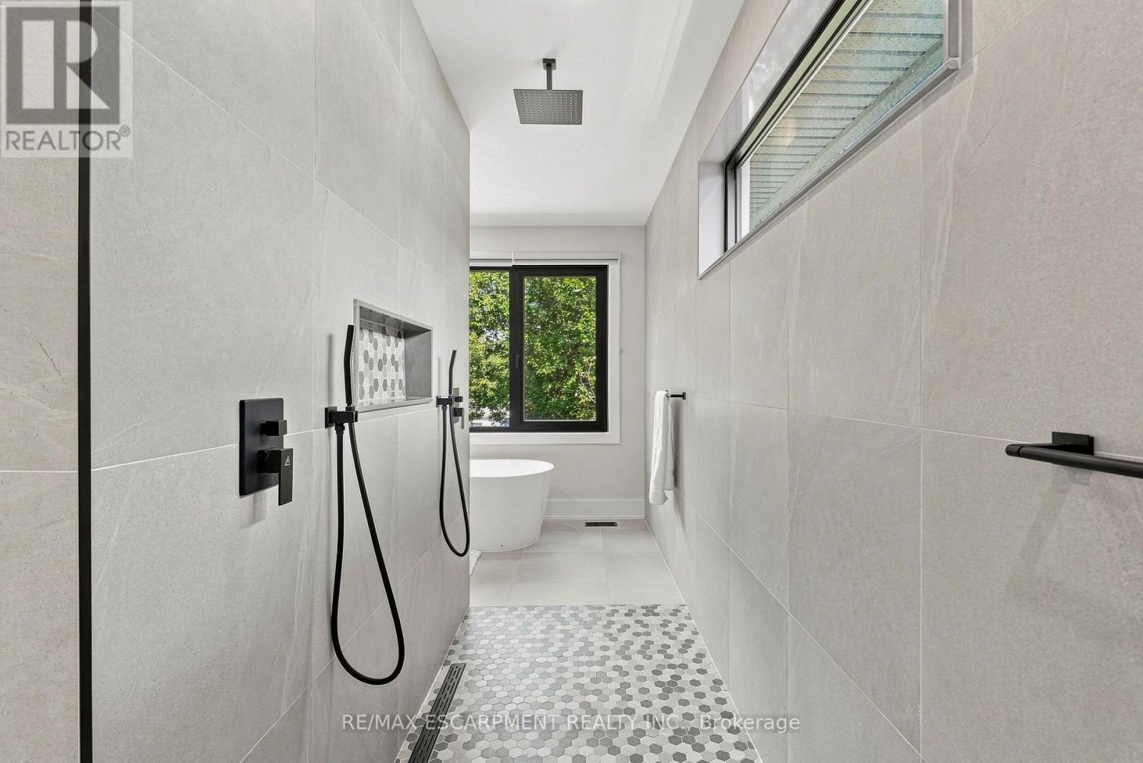 1181 Ogden Avenue, Mississauga, ON - Indoor Photo Showing Bathroom