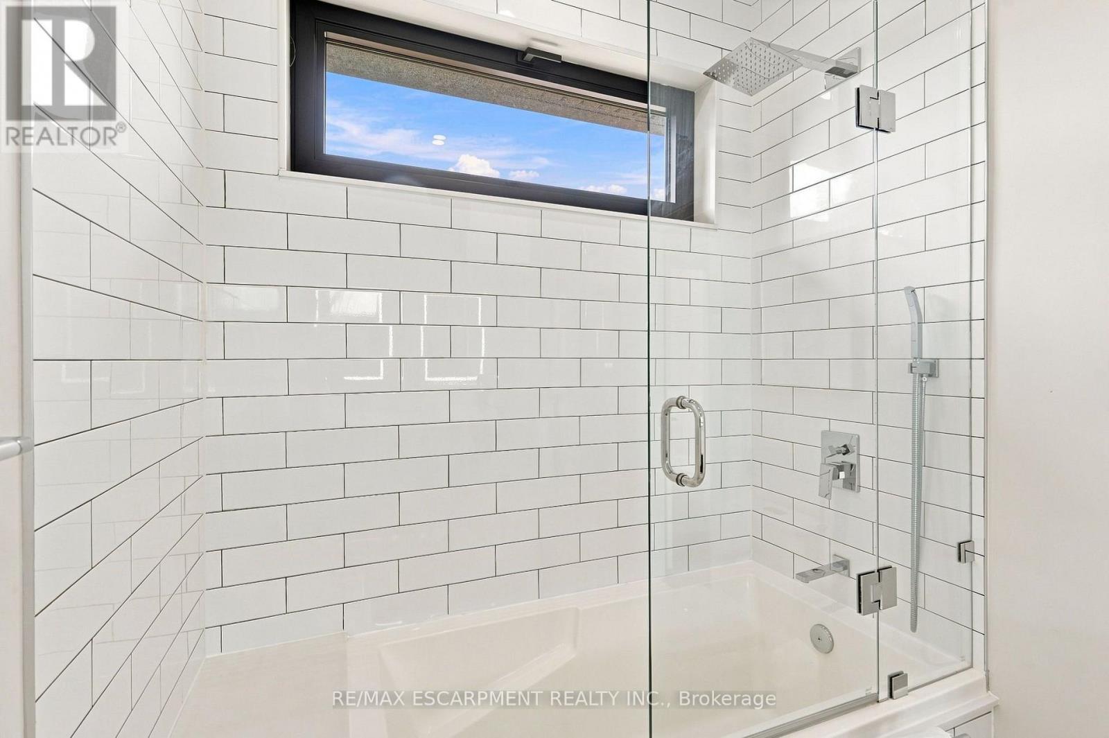1181 Ogden Avenue, Mississauga, ON - Indoor Photo Showing Bathroom
