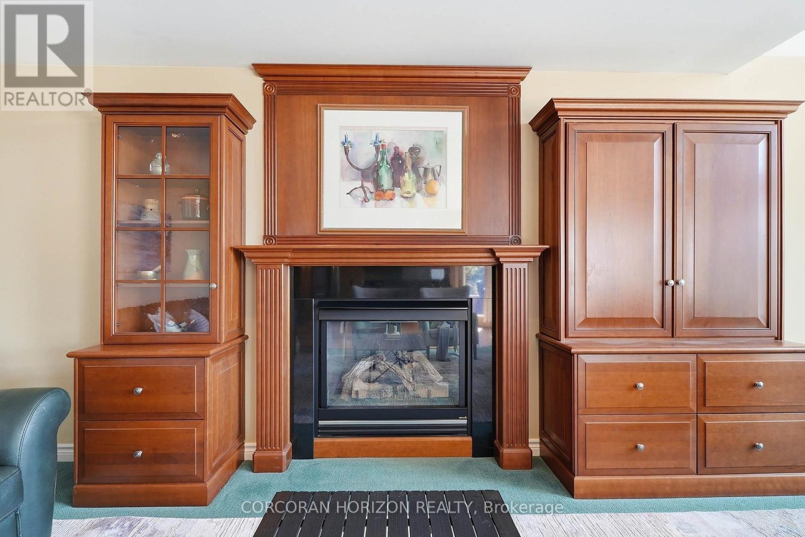 46 Devils Creek Drive, Cambridge, ON - Indoor With Fireplace