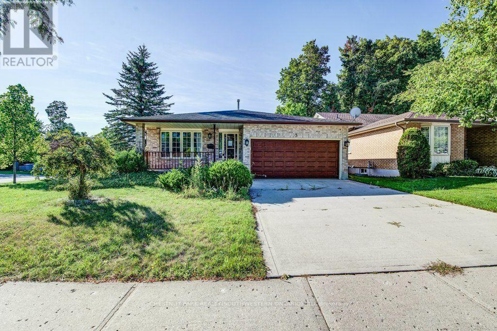 3 Cora Drive, Kitchener, ON - Outdoor