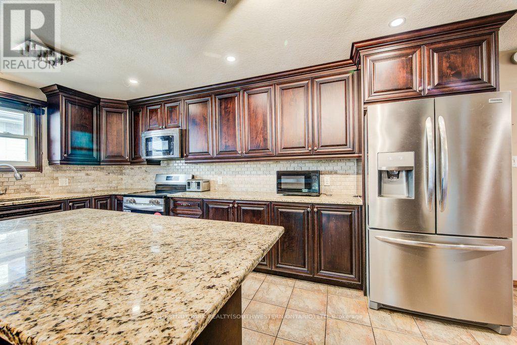 3 Cora Drive, Kitchener, ON - Indoor Photo Showing Kitchen With Upgraded Kitchen