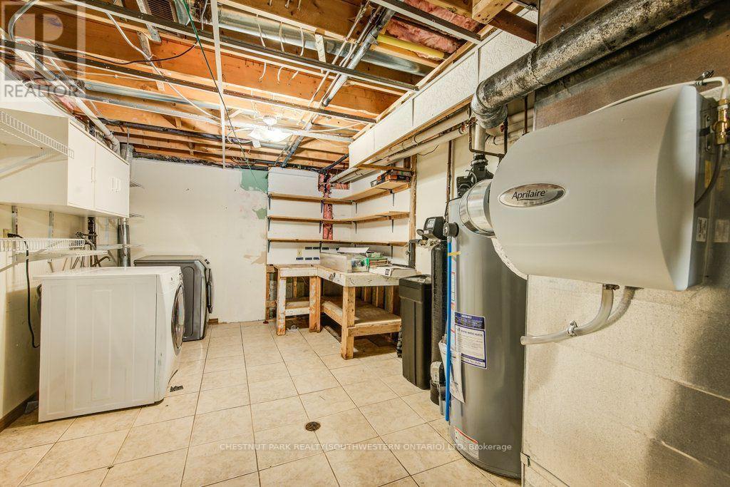 3 Cora Drive, Kitchener, ON - Indoor Photo Showing Laundry Room