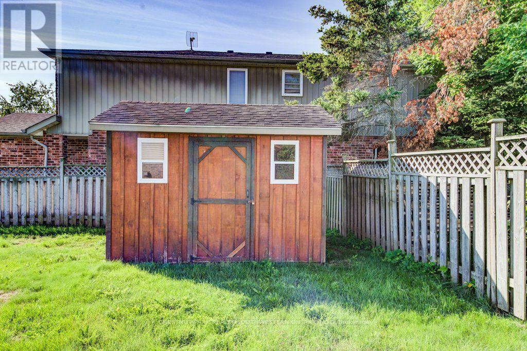 3 Cora Drive, Kitchener, ON - Outdoor