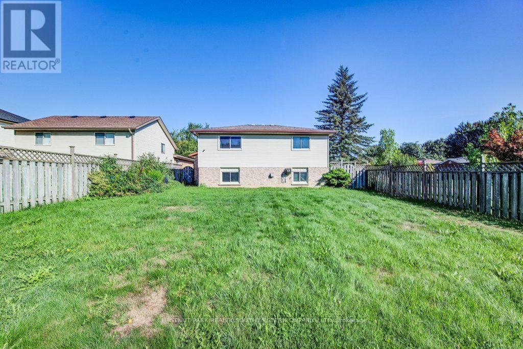 3 Cora Drive, Kitchener, ON - Outdoor