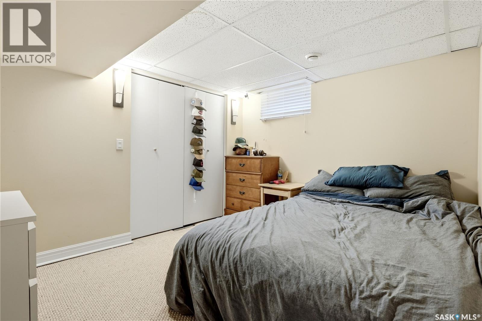 76 Angus Crescent, Regina, SK - Indoor Photo Showing Bedroom