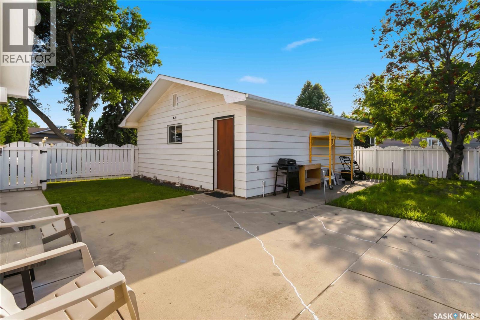 192 Salisbury Drive, Saskatoon, SK - Outdoor