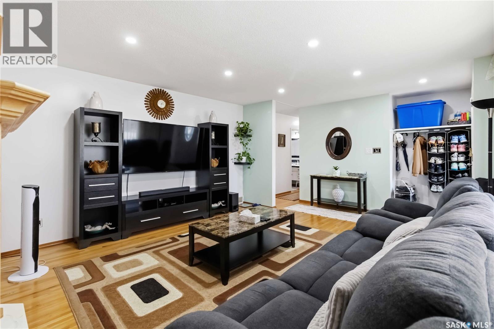 192 Salisbury Drive, Saskatoon, SK - Indoor Photo Showing Living Room With Fireplace