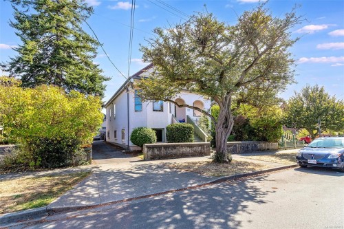 117 Medana St  Victoria, BC V8V 2H6