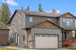 2735 Rydal Ave Cumberland, BC V0R 1S0
