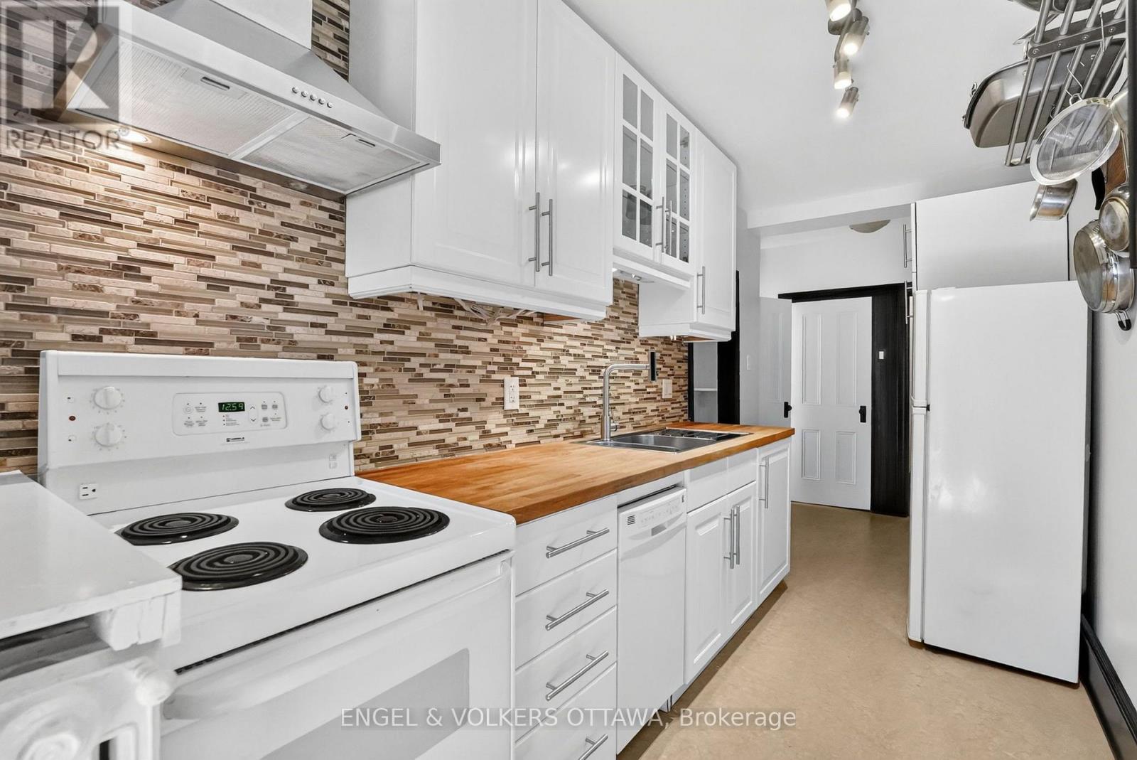128 Second Avenue, Ottawa, ON