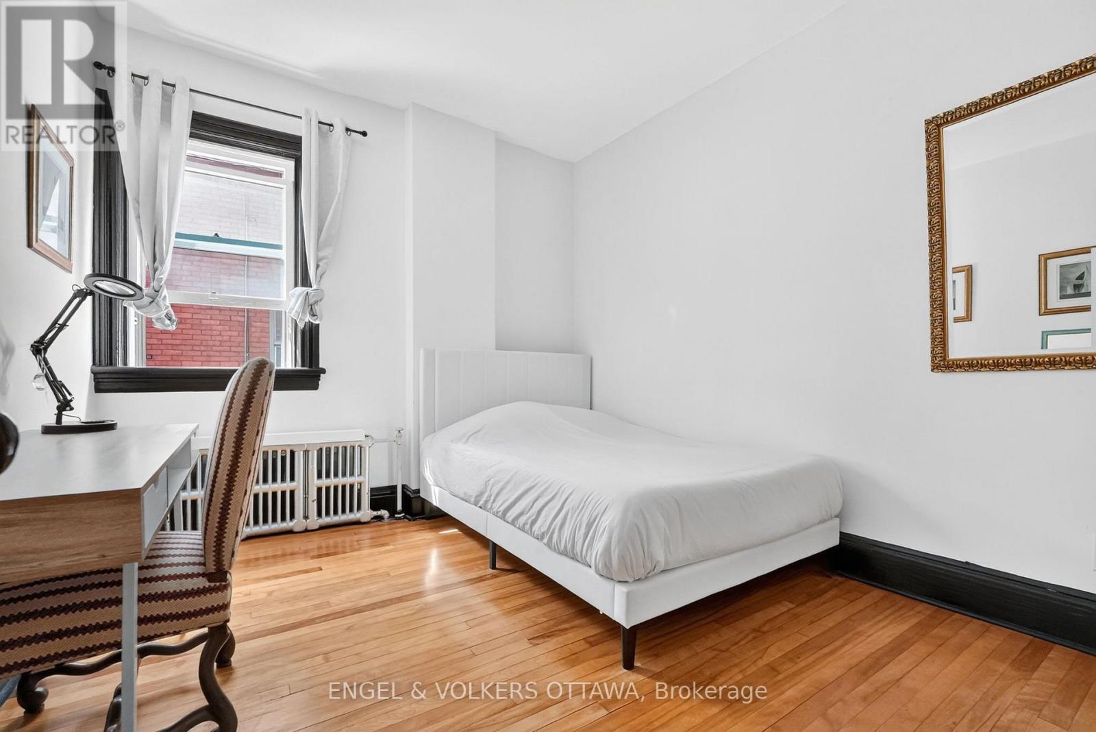 128 Second Avenue, Ottawa, ON