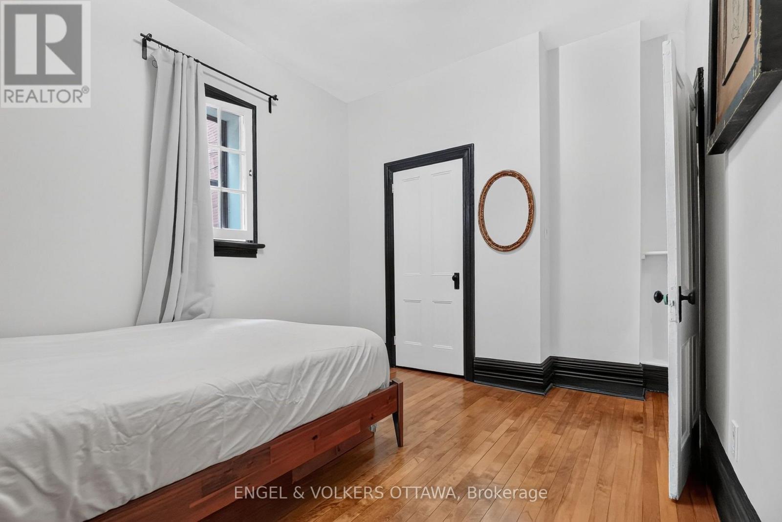 128 Second Avenue, Ottawa, ON