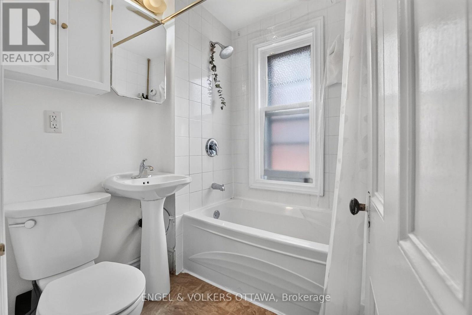 128 Second Avenue, Ottawa, ON
