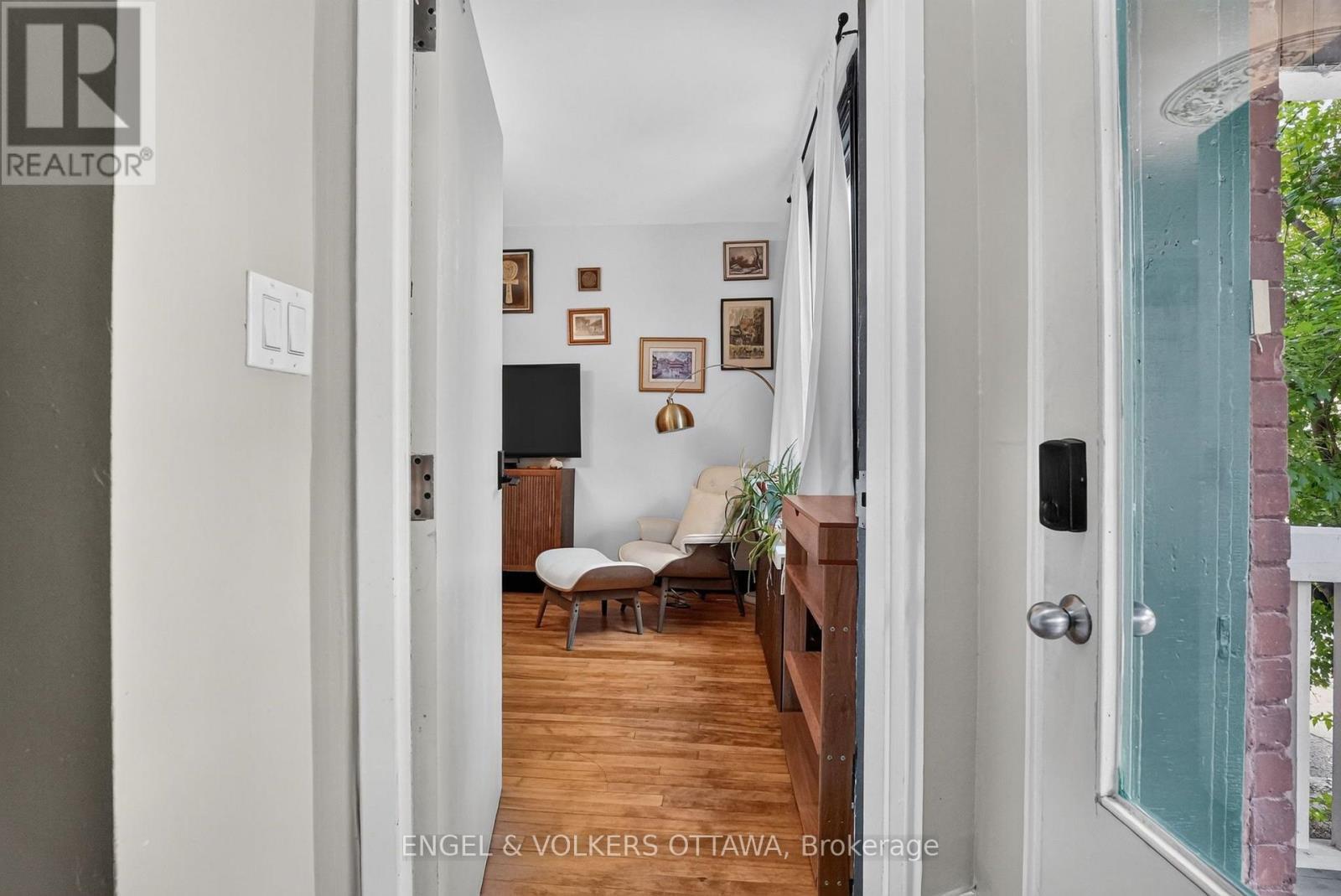 128 Second Avenue, Ottawa, ON