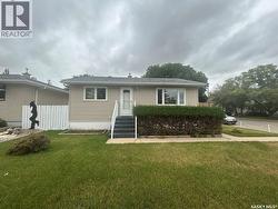706 Vaughan STREET W Moose Jaw, SK S6H 5N5