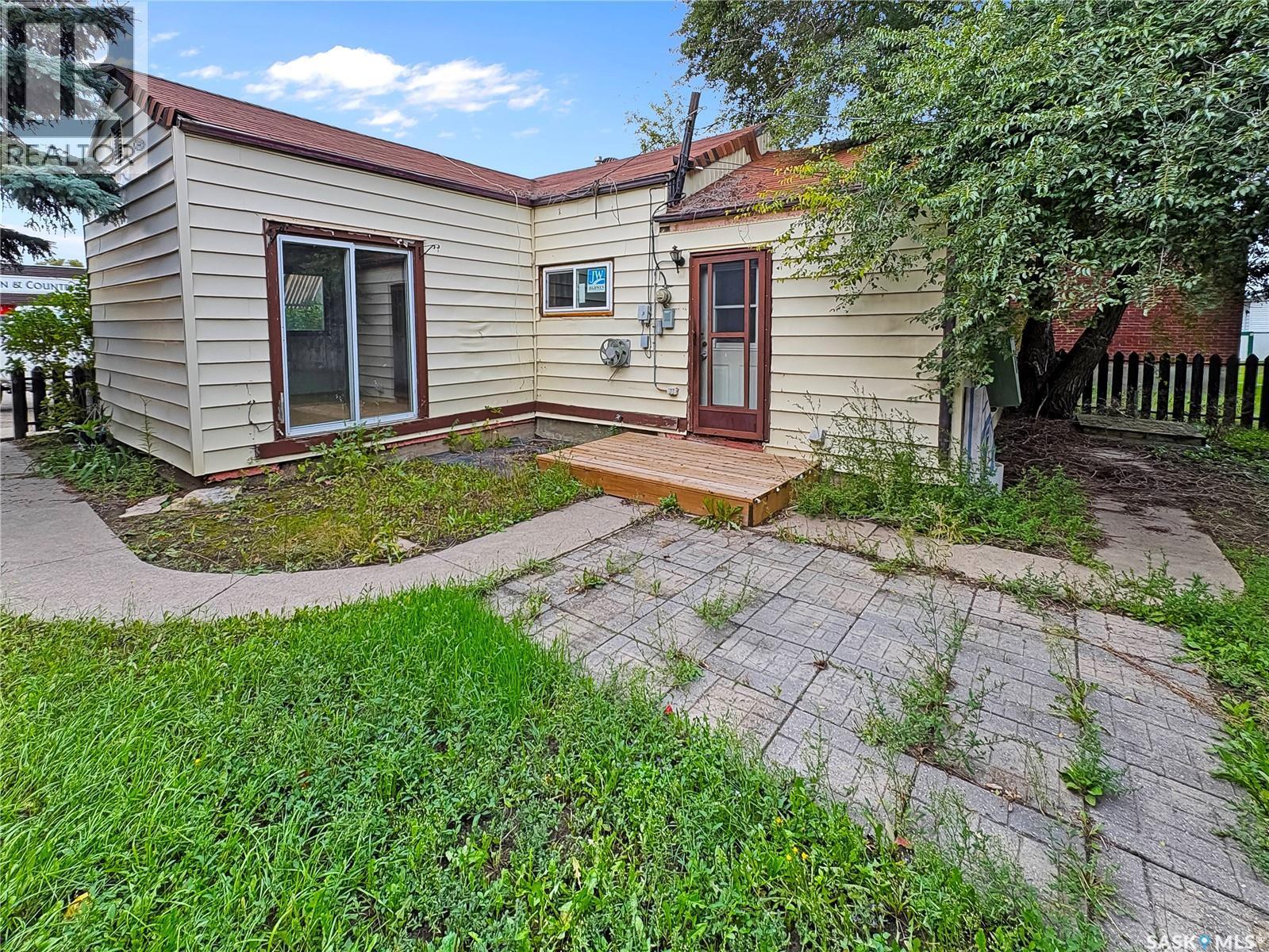 112 Main Street, Harris, SK
