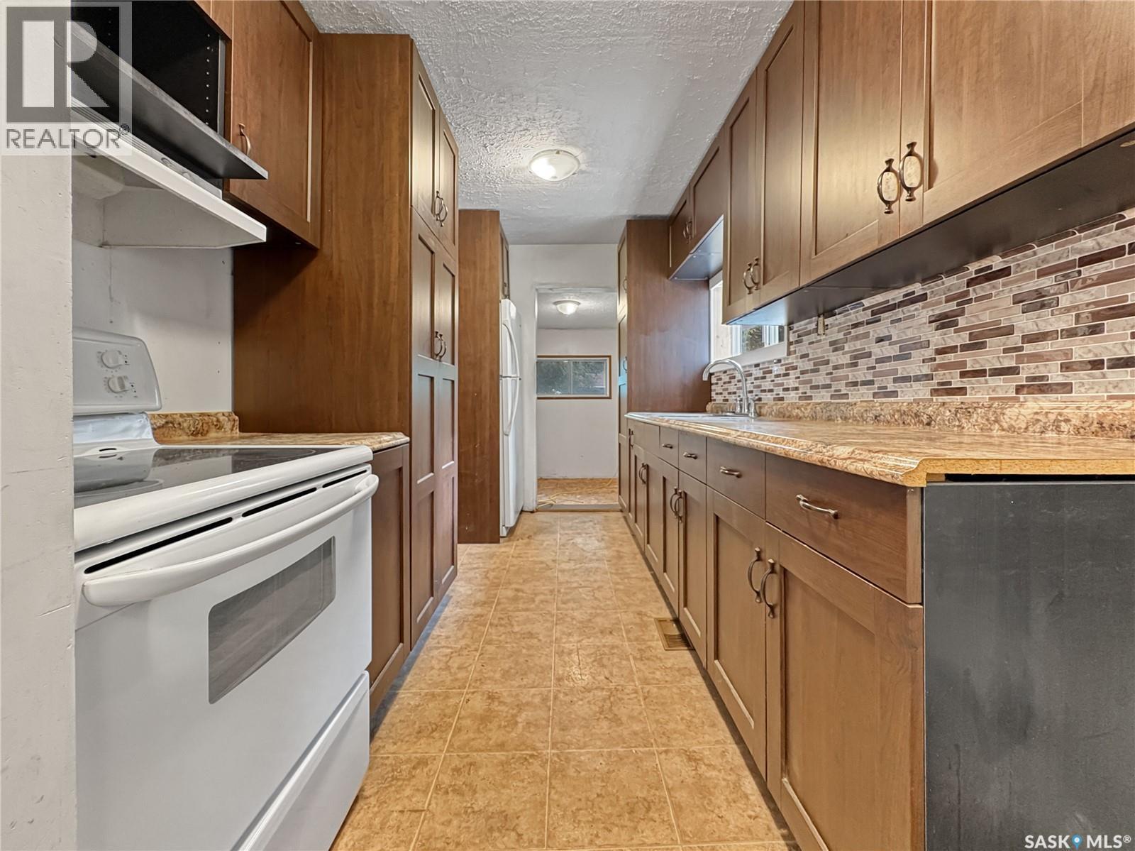 112 Main Street, Harris, SK
