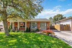 41 FOX TRAIL DRIVE St. Catharines (Rykert/Vansickle), ON L2S 3T7