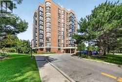 305 - 8 SILVER BELL GROVE Toronto, ON M1B 4Z3