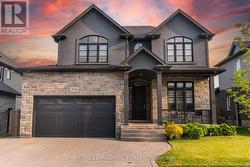 5 AUTUMN AVENUE Thorold (Rolling Meadows), ON L2V 0B6