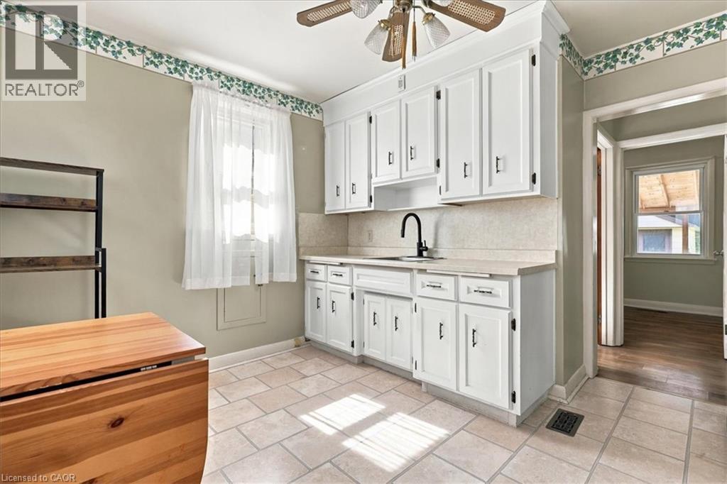327 Highland Road E, Kitchener, ON