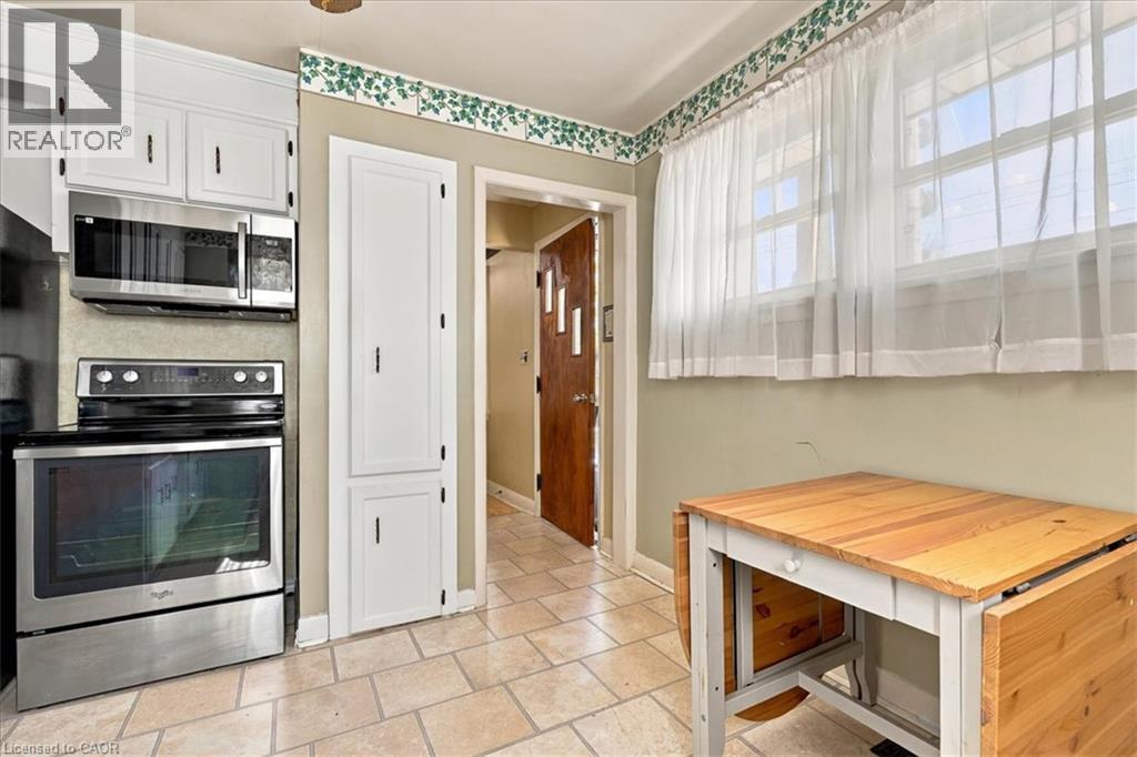 327 Highland Road E, Kitchener, ON