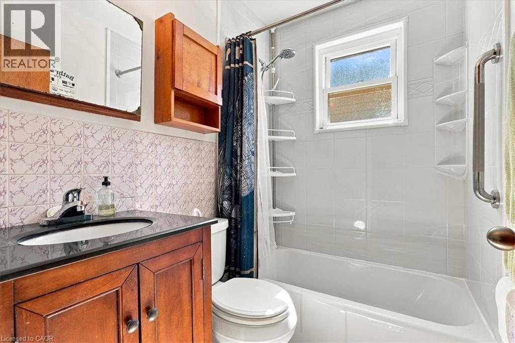 327 Highland Road E, Kitchener, ON