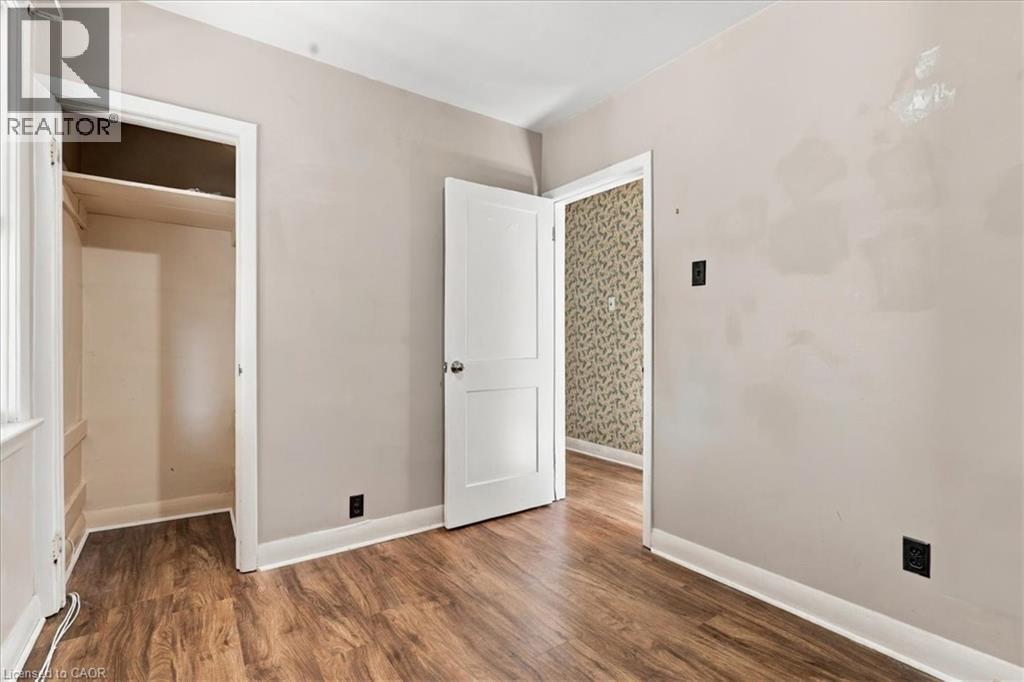 327 Highland Road E, Kitchener, ON