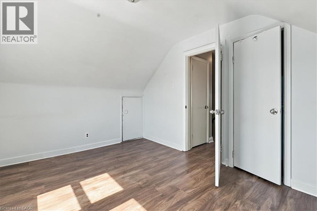 327 Highland Road E, Kitchener, ON