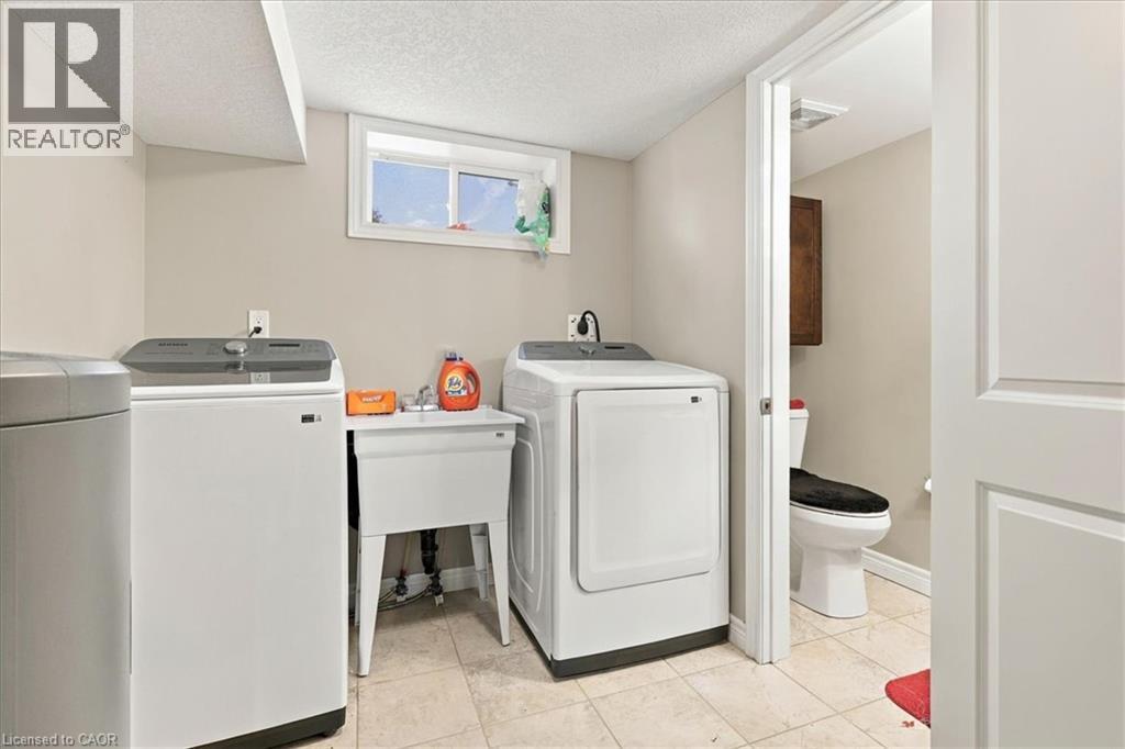 327 Highland Road E, Kitchener, ON
