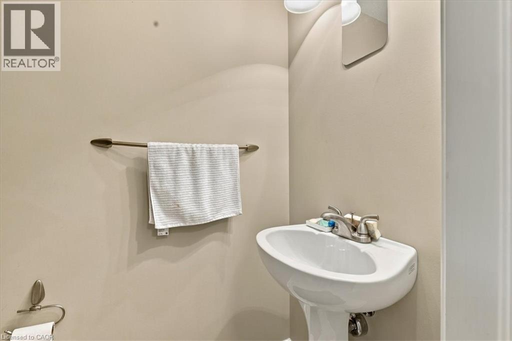 327 Highland Road E, Kitchener, ON