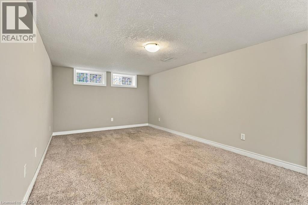 327 Highland Road E, Kitchener, ON