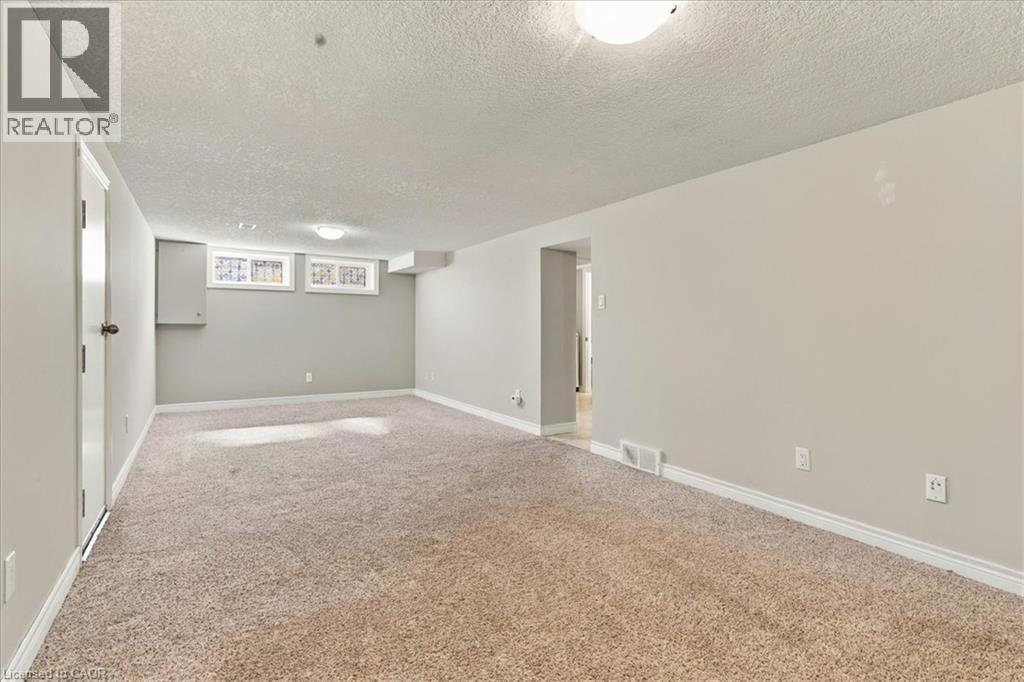 327 Highland Road E, Kitchener, ON