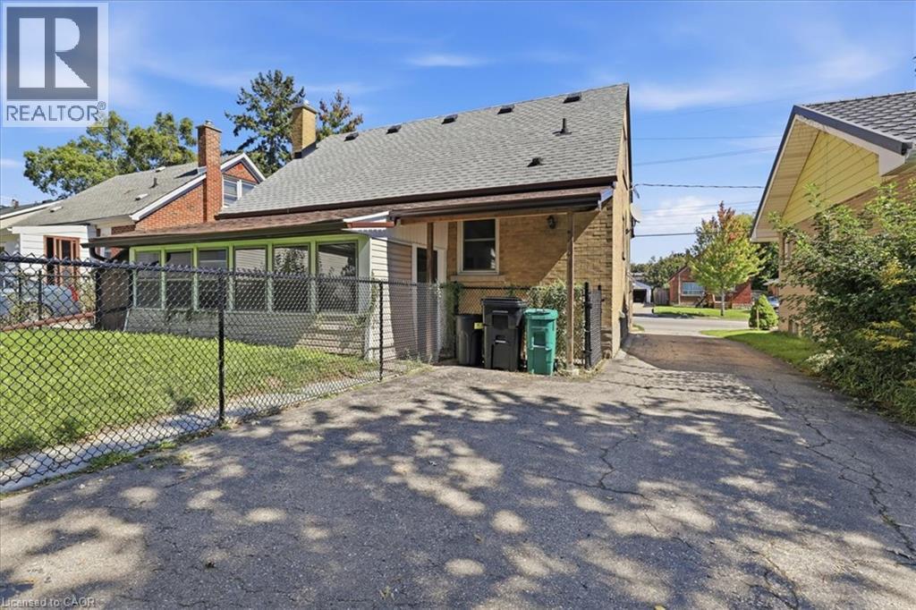 327 Highland Road E, Kitchener, ON