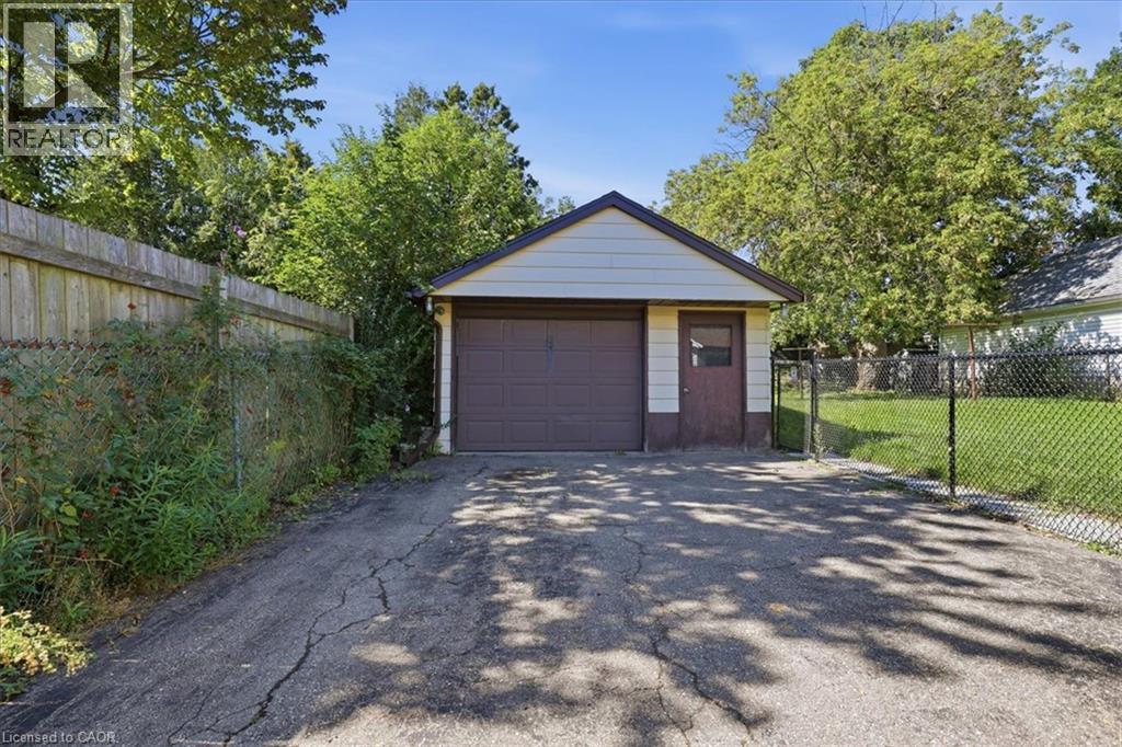 327 Highland Road E, Kitchener, ON