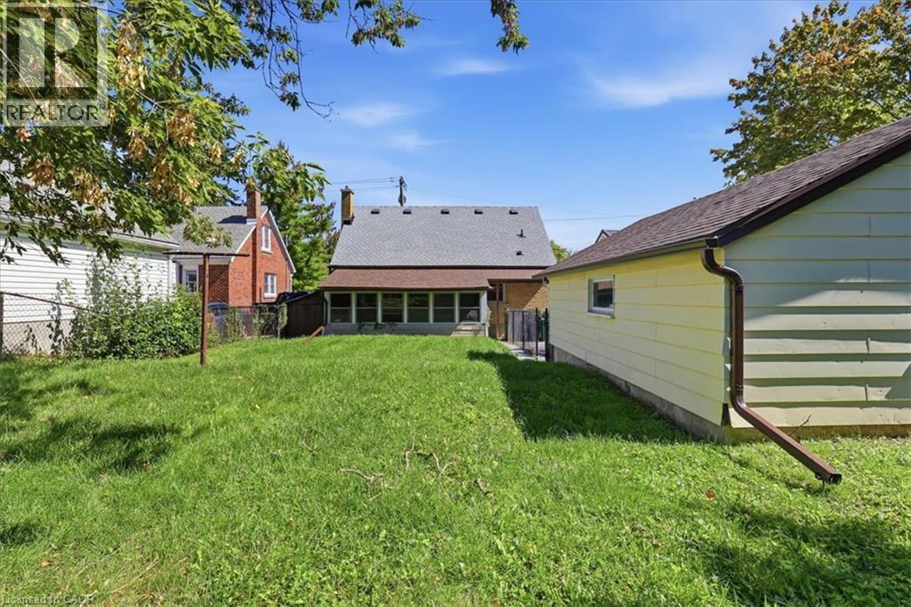 327 Highland Road E, Kitchener, ON