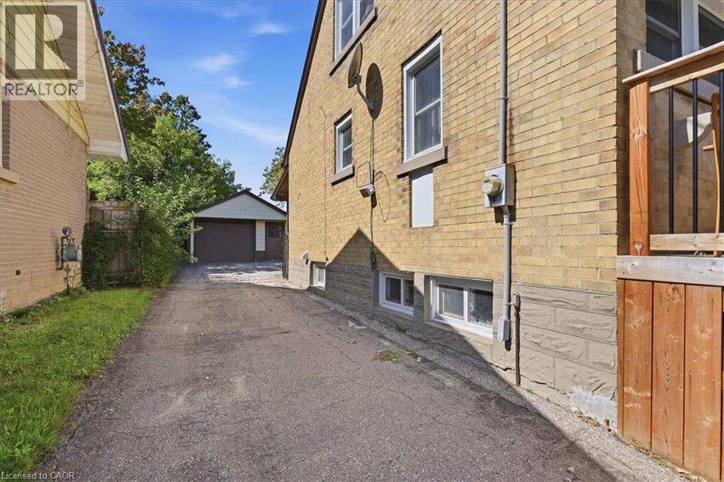 327 Highland Road E, Kitchener, ON