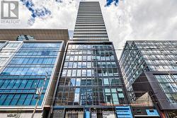2903 - 284 KING STREET E Toronto, ON M5A 1K4
