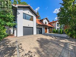 2 ADDISON CRESCENT Toronto, ON M3B 1K8