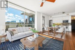 501 - 630 QUEEN STREET E Toronto, ON M4M 1G3