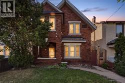 84 WEST Avenue S  Hamilton, ON L8N 2S3