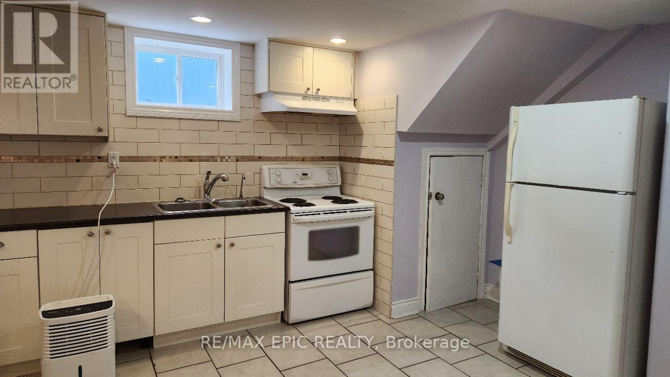 3389 Kelowna Court, Mississauga, ON