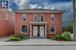9 SALISBURY Avenue Cambridge, ON N1S 1H7