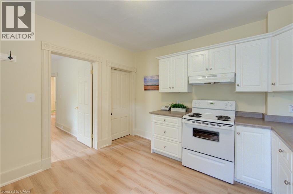 9 Salisbury Avenue, Cambridge, ON