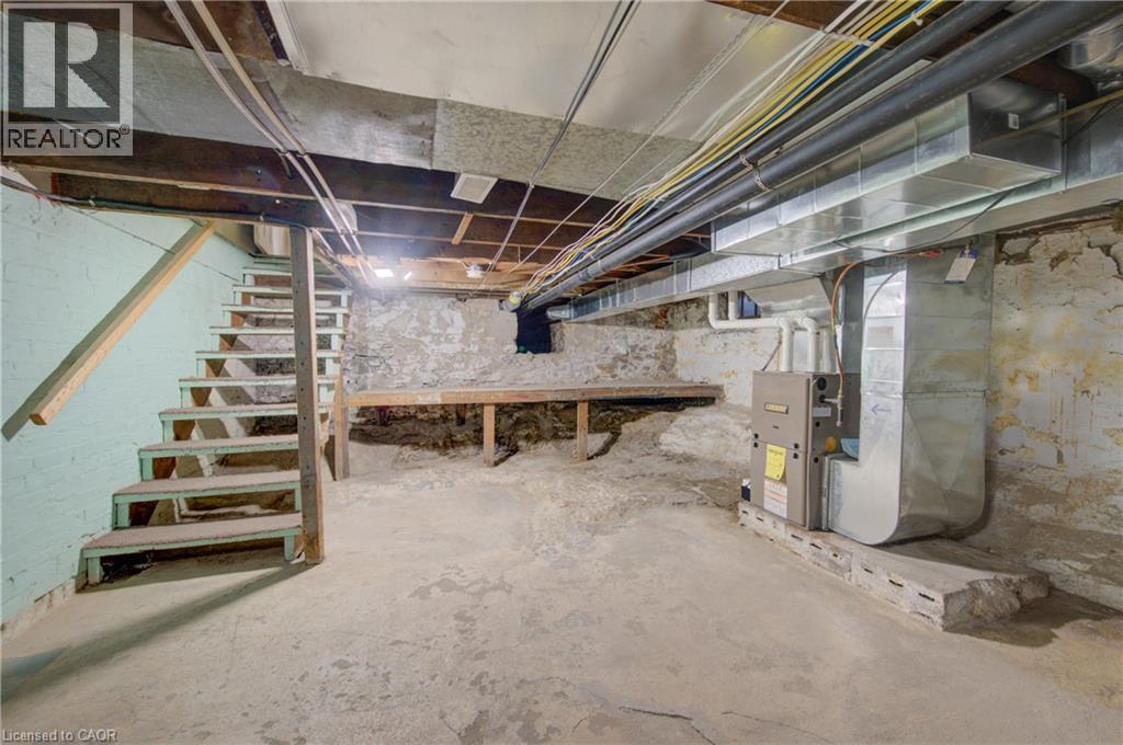 9 Salisbury Avenue, Cambridge, ON
